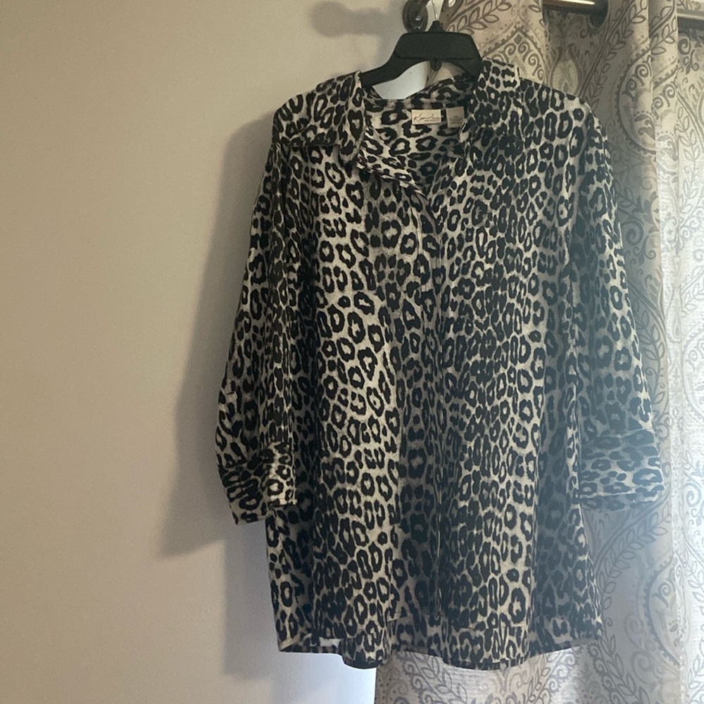 Women’s button up shirt!